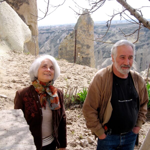 Nomadenschaetze: Jacqueline Daumas und Toni, Üchisar