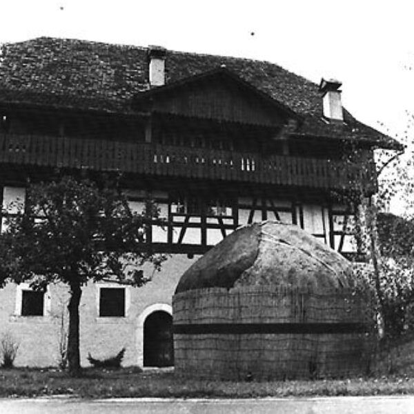 Nomadenschaetze: 1979 Weyermühle in Muri with the yurt