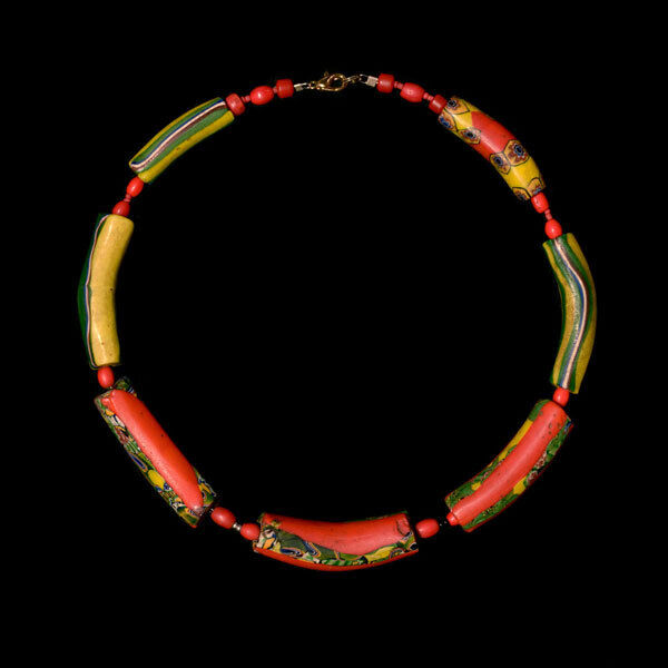 Nomadenschaetze: Boulimine beads, produced in Venice for the African trade.