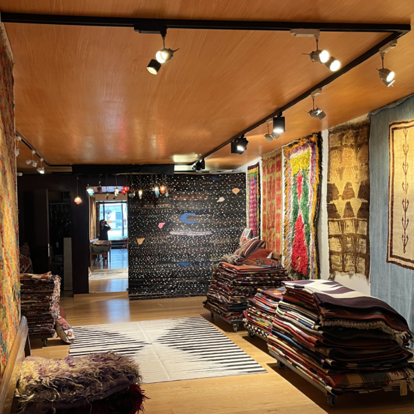 Nomadenschaetze: The back part of the shop.