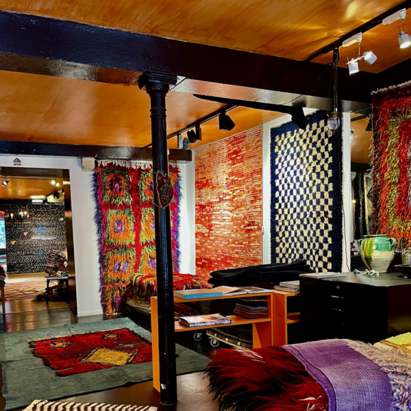 Nomadenschaetze: View towards the back. Tülü Time and a new Afshar Sofreh.