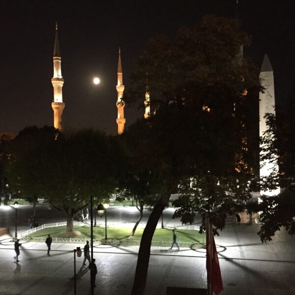 Nomadenschaetze: Hippodrom Istanbul at night
